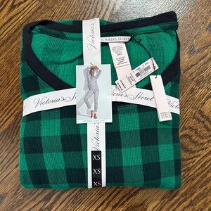 NWT Victoria's Secret Black and Green Plaid Lounge Set